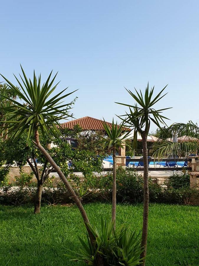 Daniel Hotel (Adults Only) Kalamákion Dış mekan fotoğraf