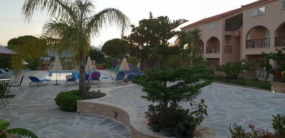 Daniel Hotel (Adults Only) Kalamákion Dış mekan fotoğraf